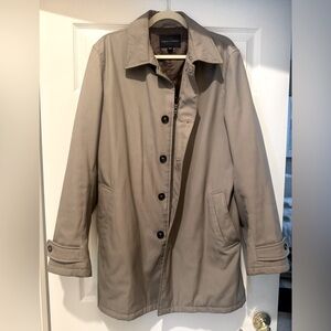 Men’s Banana Republic Classic Trench Coat, Car Length, Water & Wind Resistant!
